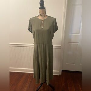 Lauren Ralph Lauren NWT dress color olive‎ size 12